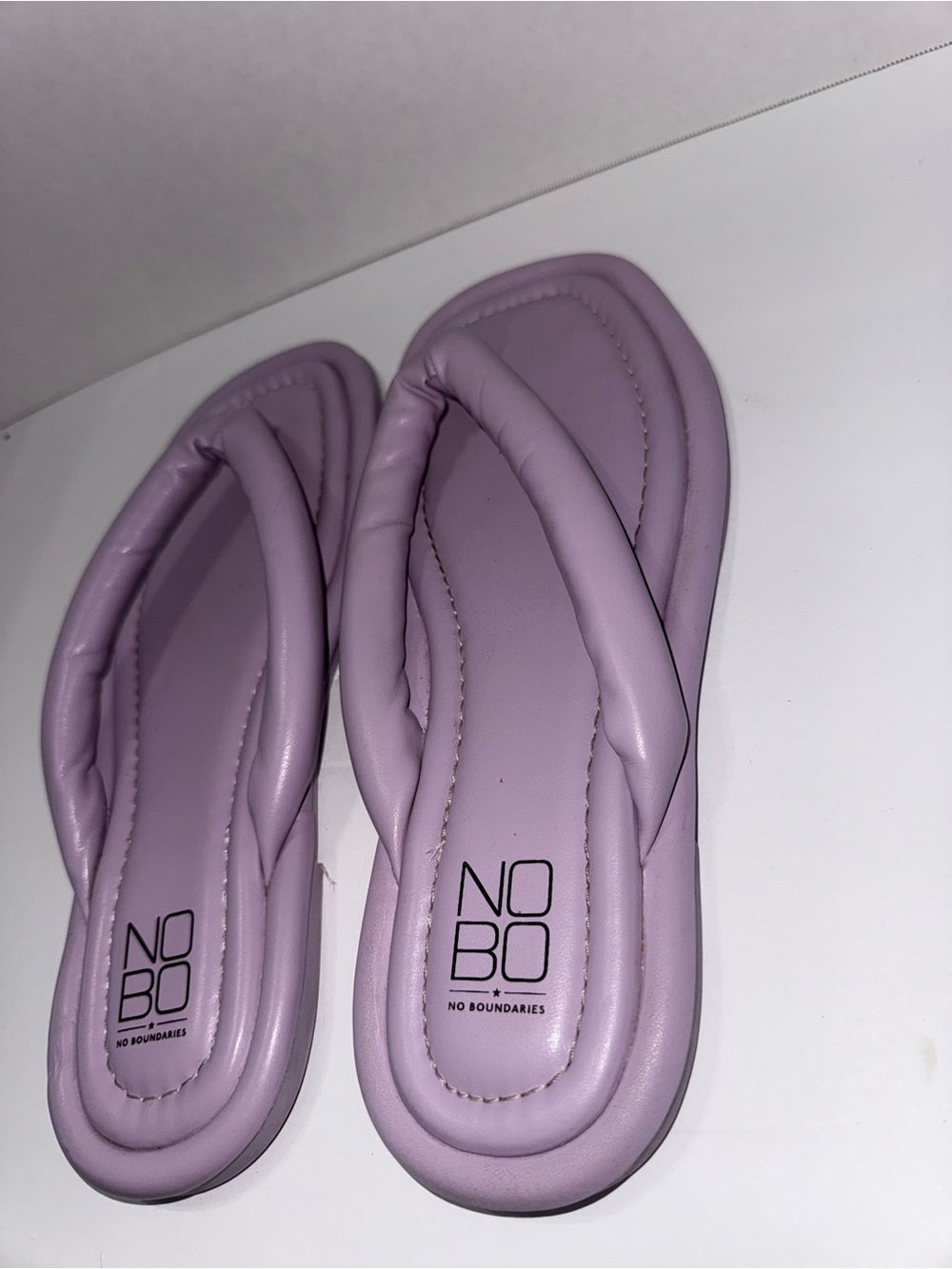 No Boundaries Black Padded Thong Sandals - Picture 3 of 3
